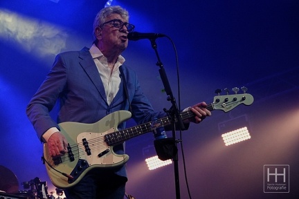 10CC &amp; Band (with Graham Gouldman)  15